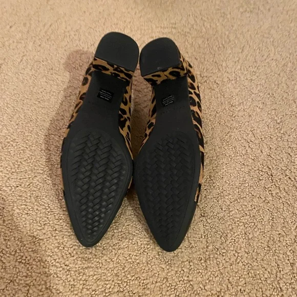 Brand new Cole Haan hair calf and leather animal print pumps, 9.5 - Picture 4 of 4